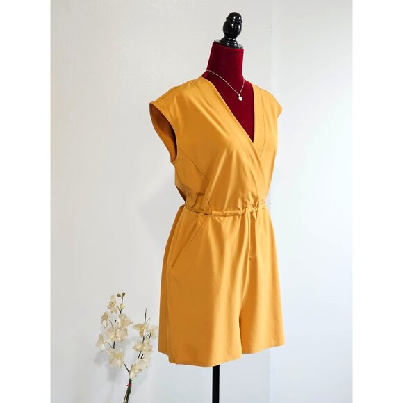 Athleta Women Marlow Drawstring V-Neck Short Sleeve Romper Tuscan Gold Sz S 2339 - Picture 4 of 13